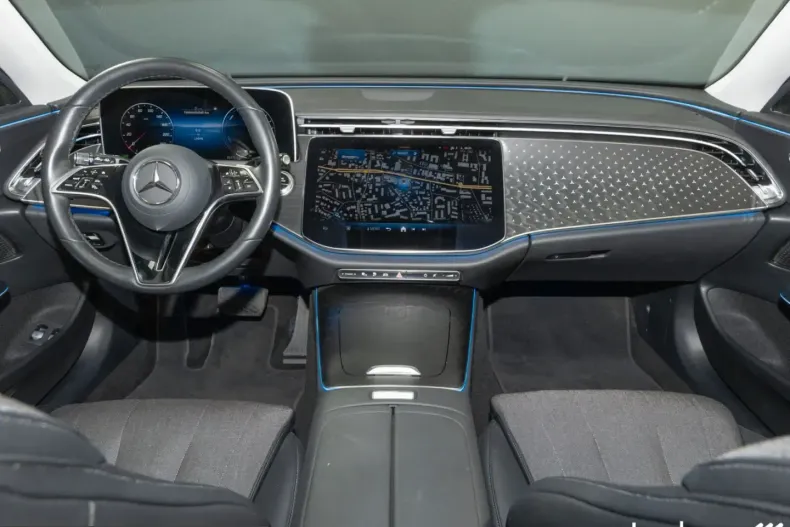 Mercedes-Benz E 300 (Clasa E) din 2024 cu 19.088 km - oferta MER241514 - foto 18