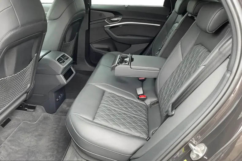 Audi Q8 e-tron din 2023 cu 20.087 km - oferta AUD241517 - foto 11