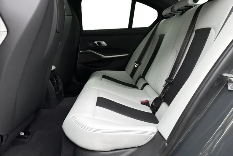 BMW M3 (Seria 3) din 2025 cu 5.803 km - oferta BMW241523 - foto 18