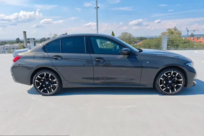 BMW 330 (Seria 3) din 2025 cu 18.400 km - oferta BMW241535 - foto 8