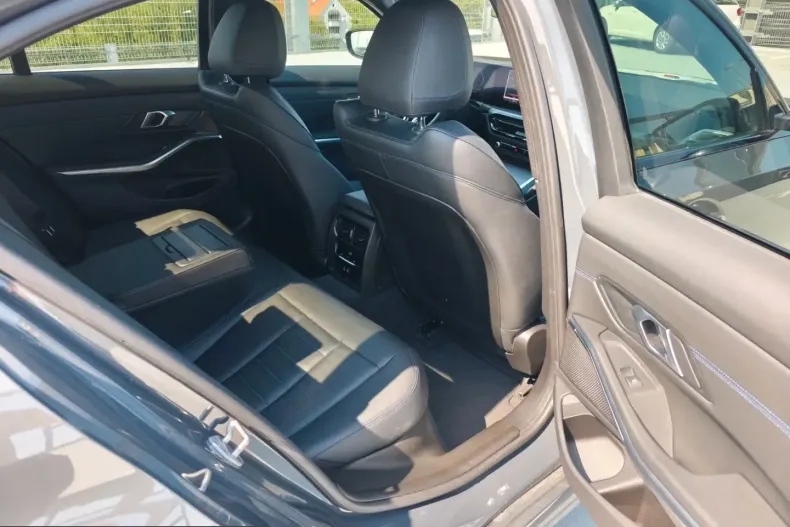 BMW 330 (Seria 3) din 2025 cu 18.400 km - oferta BMW241535 - foto 33