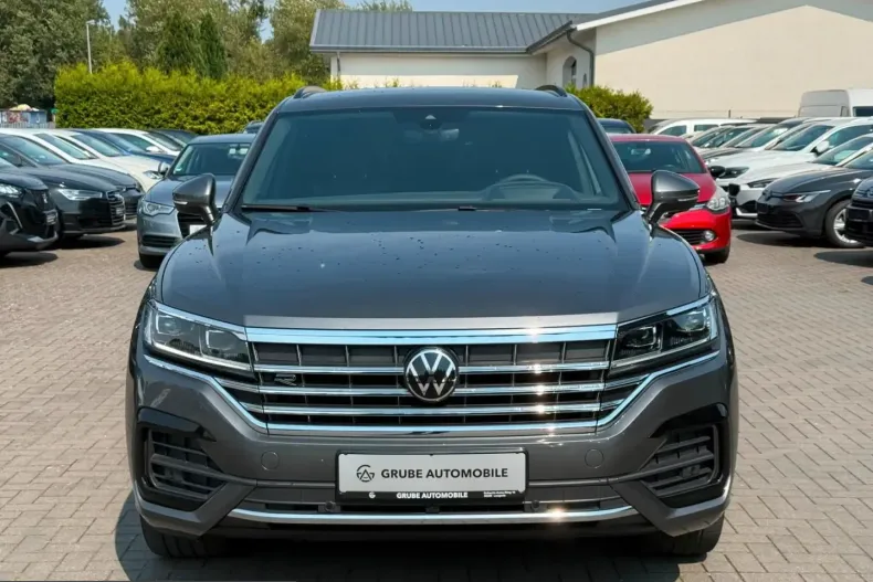 Volkswagen Touareg din 2022 cu 83.600 km - oferta VOL241542 - foto 3