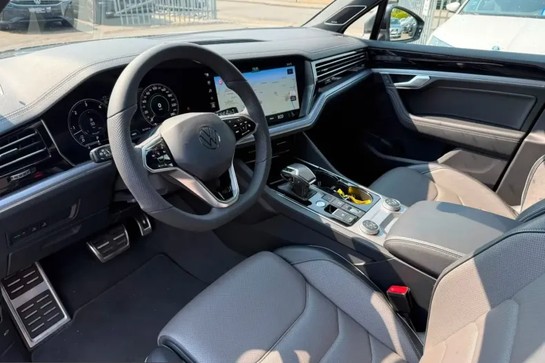 Volkswagen Touareg din 2022 cu 83.600 km - oferta VOL241542 - foto 22