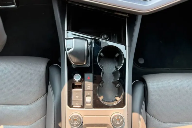 Volkswagen Touareg din 2022 cu 83.600 km - oferta VOL241542 - foto 34