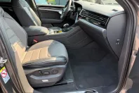 Volkswagen Touareg din 2022 cu 83.600 km - oferta VOL241542 - foto 37