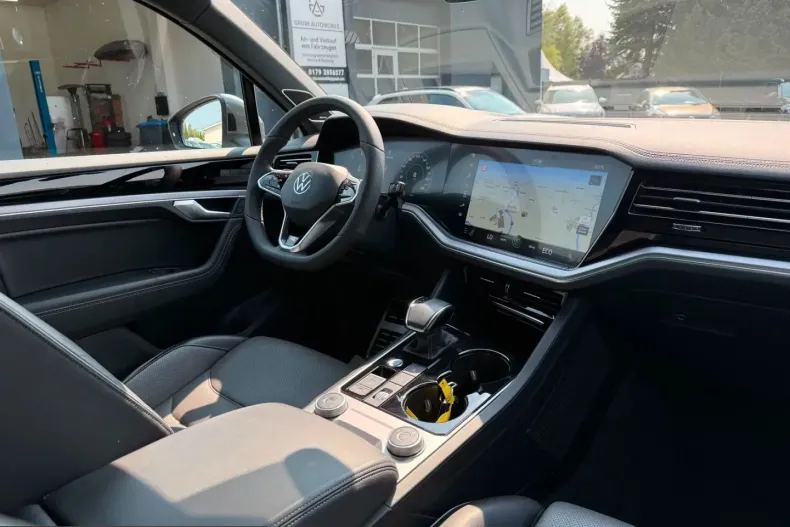Volkswagen Touareg din 2022 cu 83.600 km - oferta VOL241542 - foto 39