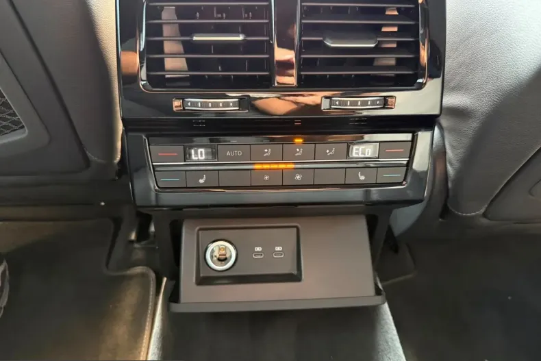 Volkswagen Touareg din 2022 cu 83.600 km - oferta VOL241542 - foto 41