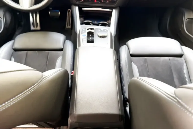 BMW i4 (Seria 4) din 2023 cu 60.105 km - oferta BMW241567 - foto 13