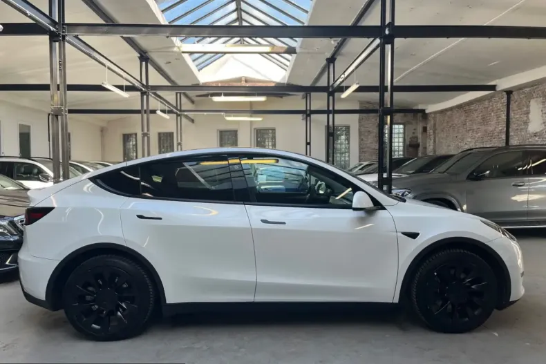 Tesla Model Y din 2025 cu 22.500 km - oferta TES241572 - foto 2