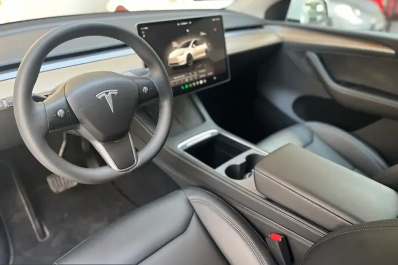 Tesla Model Y din 2025 cu 22.500 km - oferta TES241572 - foto 11