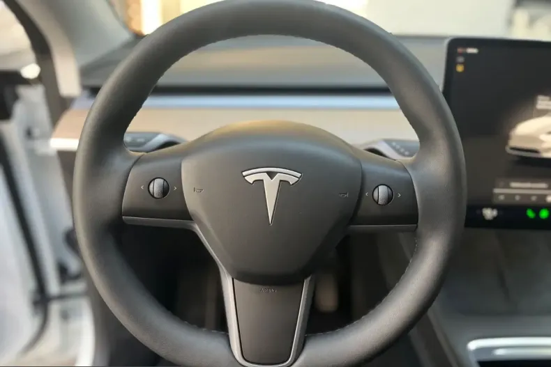 Tesla Model Y din 2025 cu 22.500 km - oferta TES241572 - foto 12
