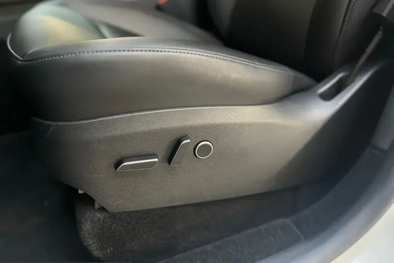 Tesla Model Y din 2025 cu 22.500 km - oferta TES241572 - foto 13