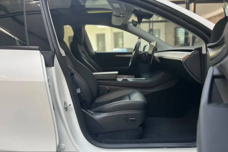 Tesla Model Y din 2025 cu 22.500 km - oferta TES241572 - foto 27