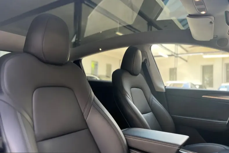 Tesla Model Y din 2025 cu 22.500 km - oferta TES241572 - foto 30