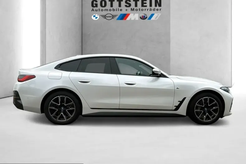 BMW i4 (Seria 4) din 2023 cu 66.146 km - oferta BMW241573 - foto 10