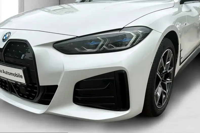 BMW i4 (Seria 4) din 2023 cu 66.146 km - oferta BMW241573 - foto 11