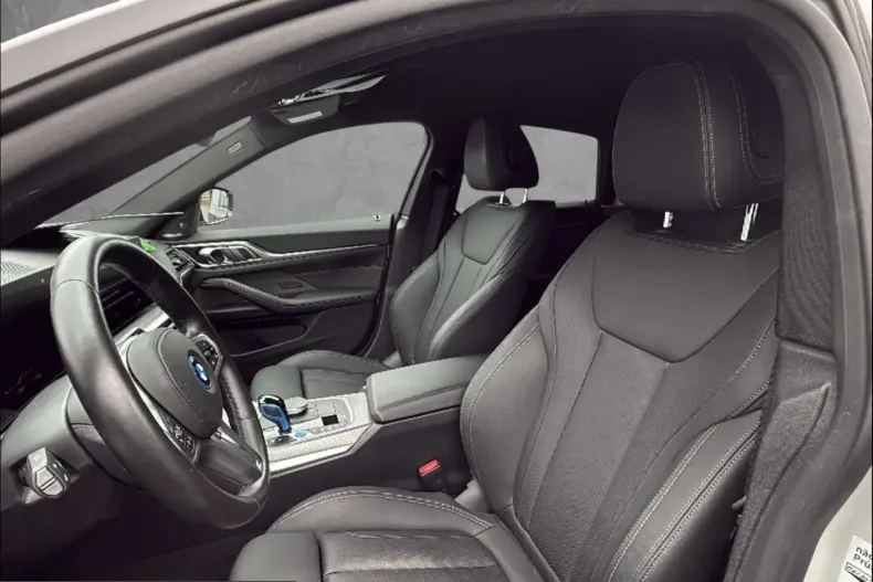 BMW i4 (Seria 4) din 2023 cu 66.146 km - oferta BMW241573 - foto 18