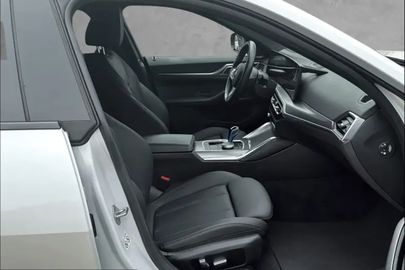 BMW i4 (Seria 4) din 2023 cu 66.146 km - oferta BMW241573 - foto 21