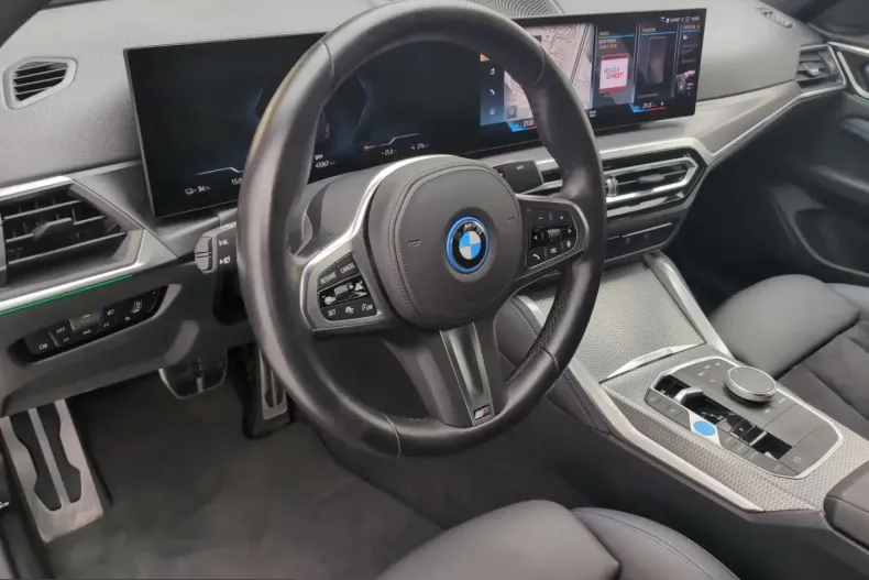 BMW i4 (Seria 4) din 2023 cu 43.360 km - oferta BMW241574 - foto 9