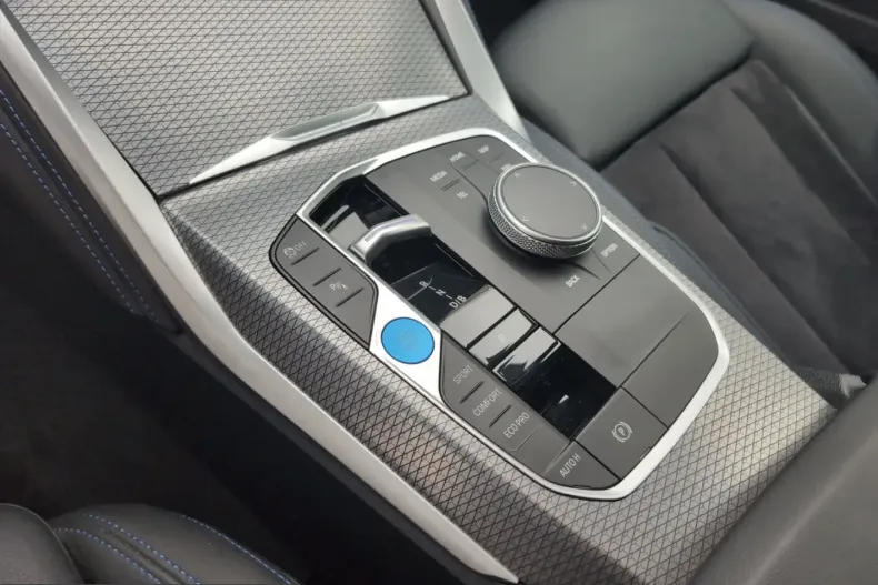 BMW i4 (Seria 4) din 2023 cu 43.360 km - oferta BMW241574 - foto 13