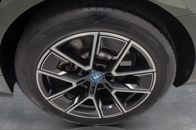 BMW i4 (Seria 4) din 2023 cu 43.360 km - oferta BMW241574 - foto 16