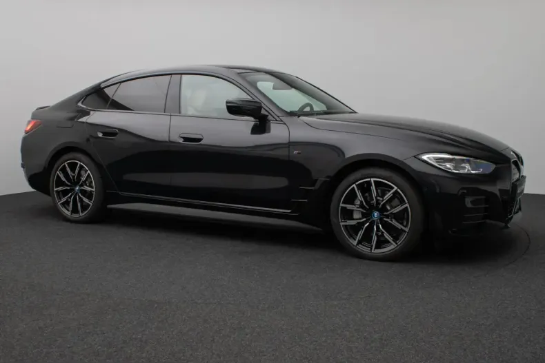BMW i4 (Seria 4) din 2023 cu 26.000 km - oferta BMW241576 - foto 4