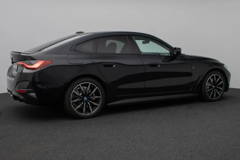 BMW i4 (Seria 4) din 2023 cu 26.000 km - oferta BMW241576 - foto 6