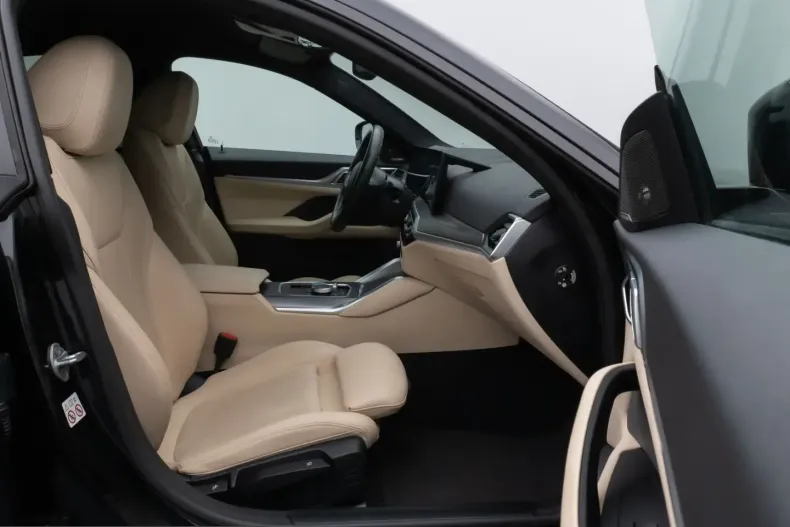 BMW i4 (Seria 4) din 2023 cu 26.000 km - oferta BMW241576 - foto 24