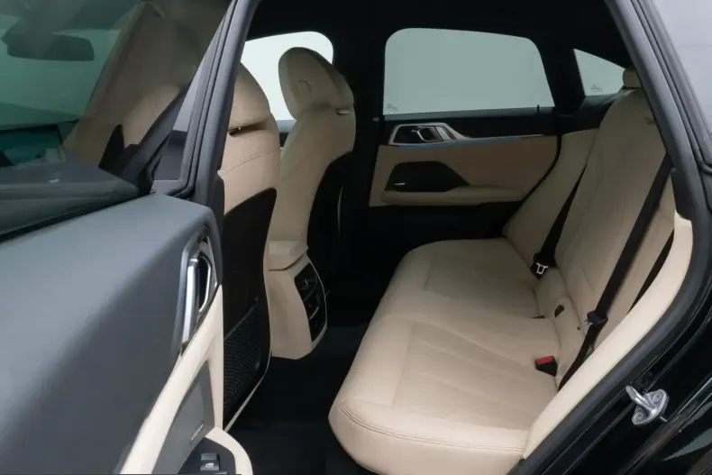 BMW i4 (Seria 4) din 2023 cu 26.000 km - oferta BMW241576 - foto 25