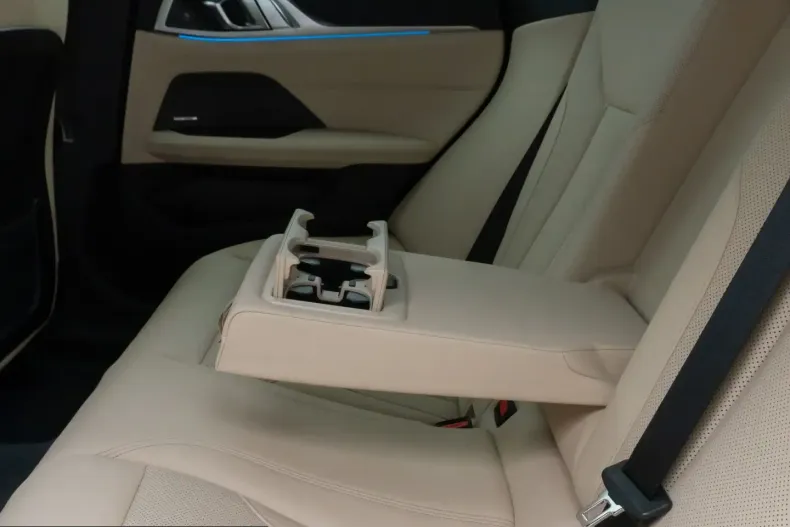 BMW i4 (Seria 4) din 2023 cu 26.000 km - oferta BMW241576 - foto 27