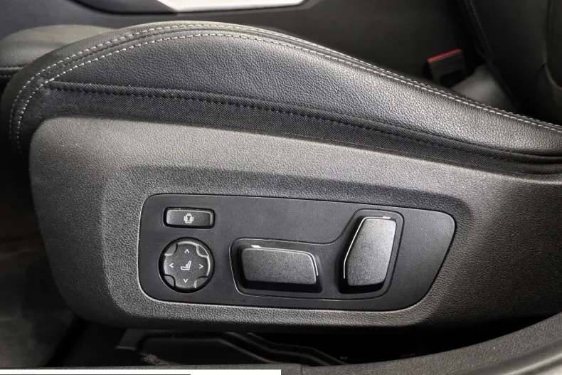 BMW 330 (Seria 3) din 2025 cu 19.800 km - oferta BMW241584 - foto 26