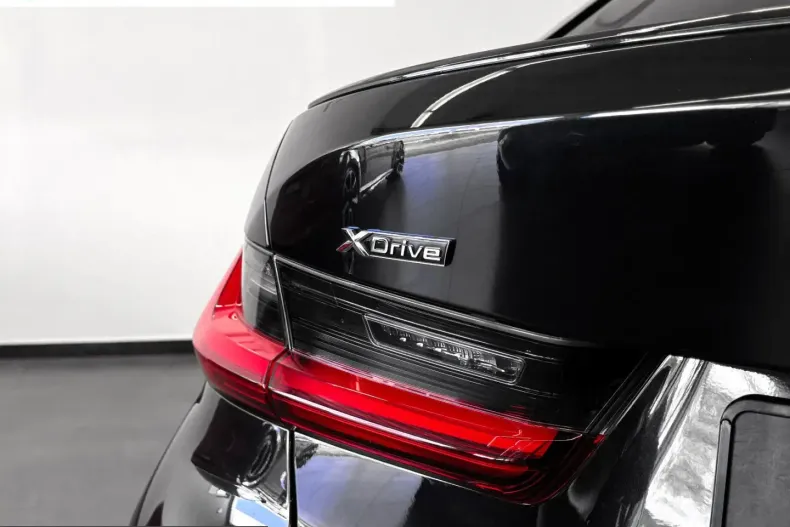 BMW 330 (Seria 3) din 2025 cu 19.800 km - oferta BMW241584 - foto 31