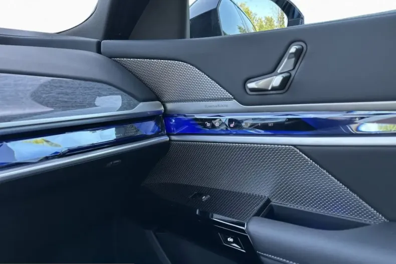 BMW 750 (Seria 7) din 2025 cu 39.863 km - oferta BMW241586 - foto 14