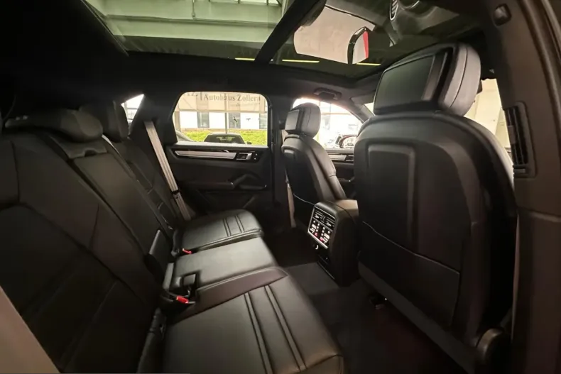 Porsche Cayenne din 2023 cu 29.981 km - oferta POR241606 - foto 15