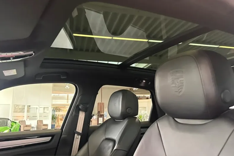Porsche Cayenne din 2023 cu 29.981 km - oferta POR241606 - foto 16