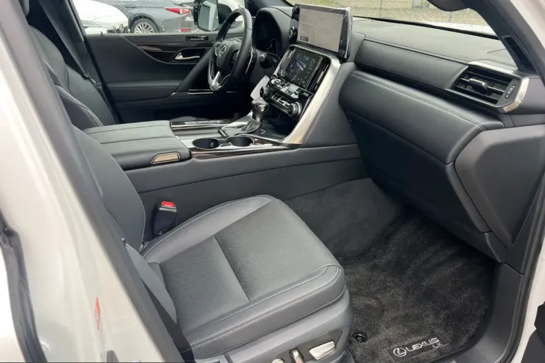 Lexus LX 500 din 2024 cu 14.678 km - oferta LEX241611 - foto 11