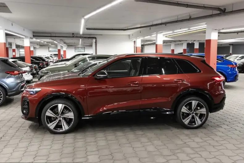 Audi Q5 din 2025 cu 7.670 km - oferta AUD241613 - foto 2