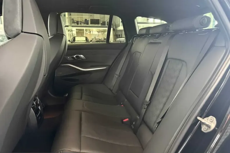 BMW M3 (Seria 3) din 2023 cu 42.350 km - oferta BMW241632 - foto 11