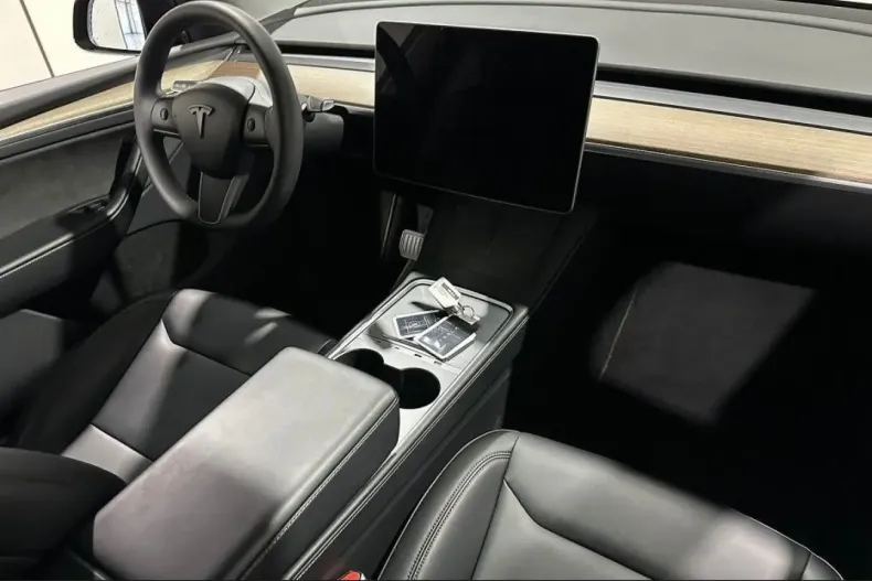 Tesla Model Y din 2024 cu 52.899 km - oferta TES241634 - foto 3