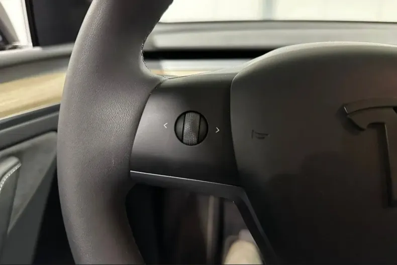 Tesla Model Y din 2024 cu 52.899 km - oferta TES241634 - foto 13