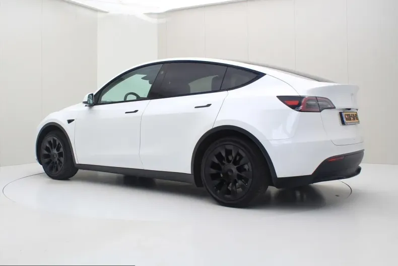 Tesla Model Y din 2024 cu 51.890 km - oferta TES241637 - foto 3