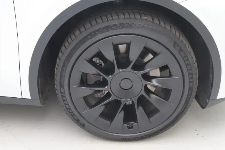 Tesla Model Y din 2024 cu 51.890 km - oferta TES241637 - foto 9