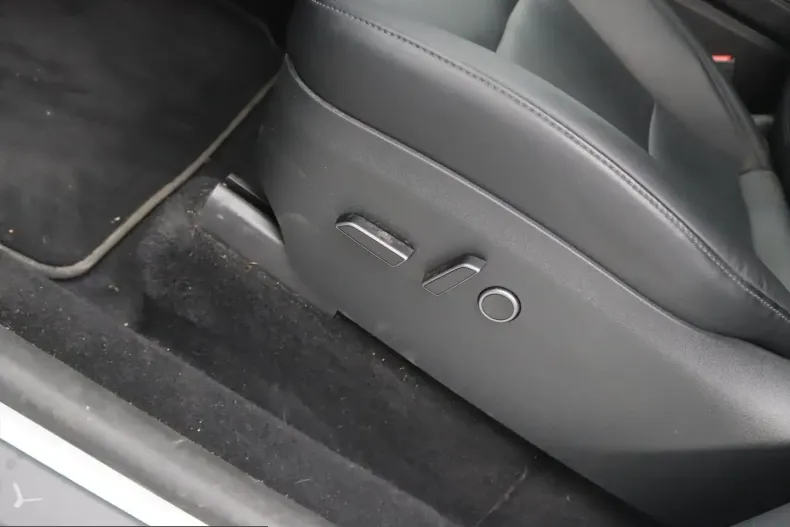 Tesla Model Y din 2024 cu 51.890 km - oferta TES241637 - foto 17