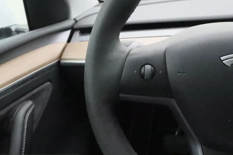Tesla Model Y din 2024 cu 51.890 km - oferta TES241637 - foto 19