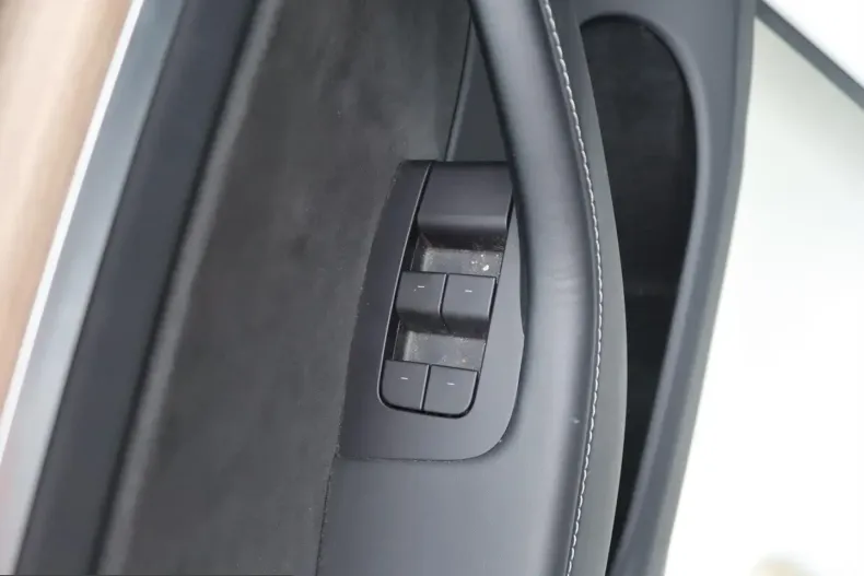Tesla Model Y din 2024 cu 51.890 km - oferta TES241637 - foto 26