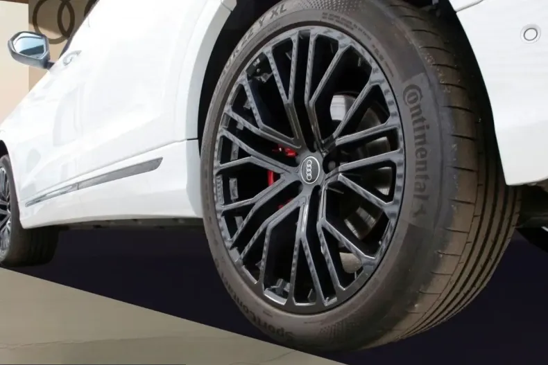 Audi SQ8 din 2025 cu 12.300 km - oferta AUD241660 - foto 9