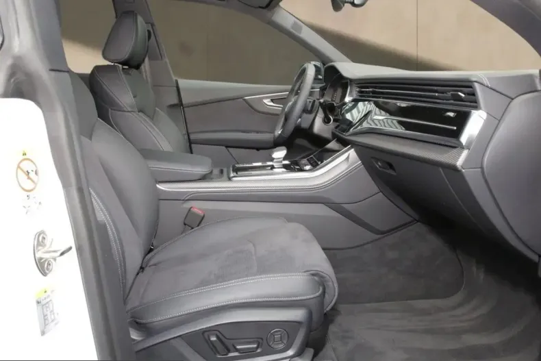 Audi SQ8 din 2025 cu 12.300 km - oferta AUD241660 - foto 12