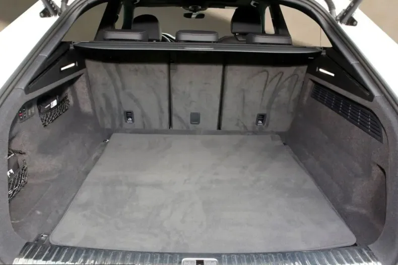Audi SQ8 din 2025 cu 12.300 km - oferta AUD241660 - foto 13