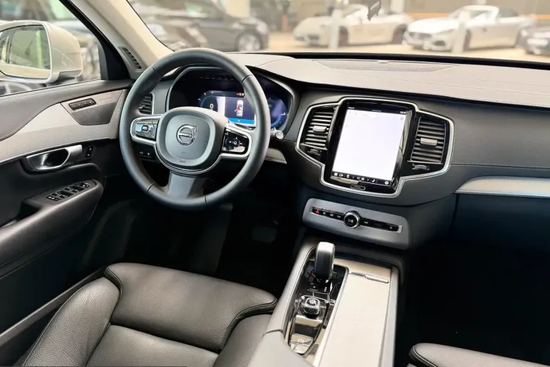Volvo XC90 din 2024 cu 10.153 km - oferta VOL241666 - foto 11