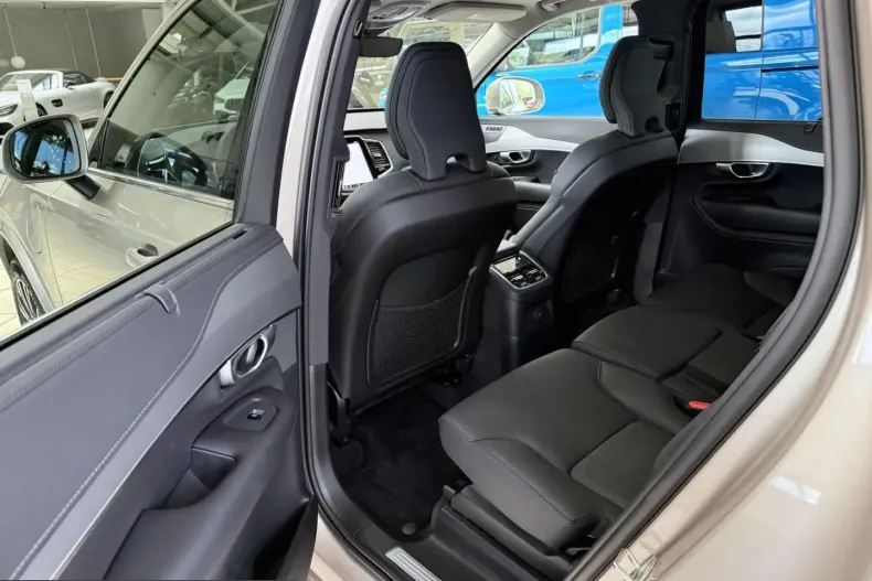 Volvo XC90 din 2024 cu 10.153 km - oferta VOL241666 - foto 14